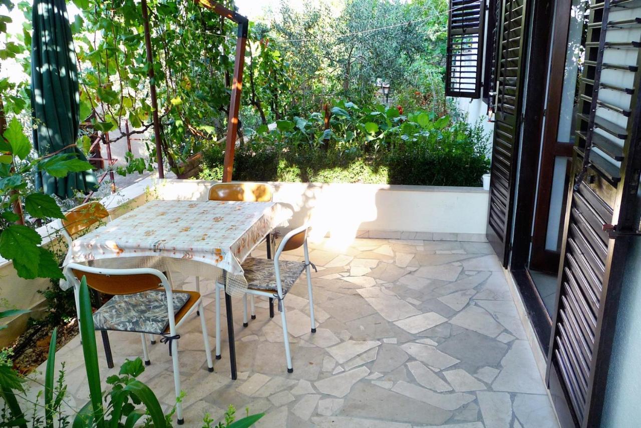 Apartments By The Sea Pisak, Omis - 658 Mimice Exterior photo